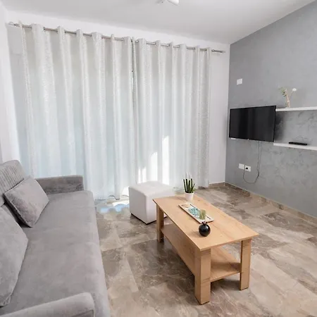 Lady 40 Sea View In Acqua Fredda, Vlore, By Alba Experience