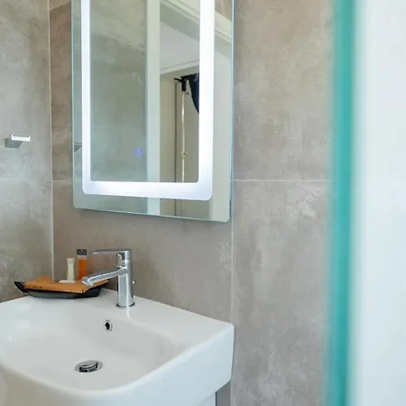 Lady 40 Sea View In Acqua Fredda, Vlore, By Alba Experience Διαμέρισμα *
